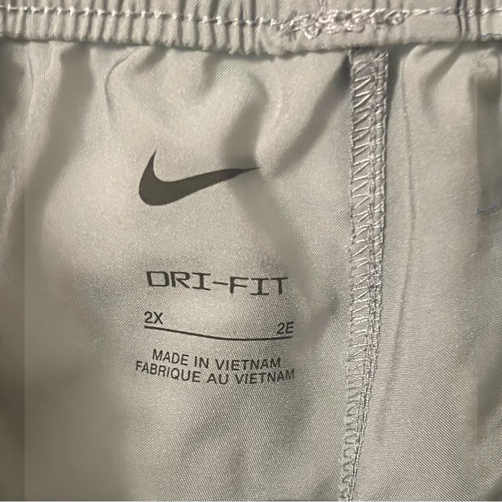 Nike Plus Dry-Fit Training Pant 2X Women’s
Khaki Color  New - Picture 5 of 10